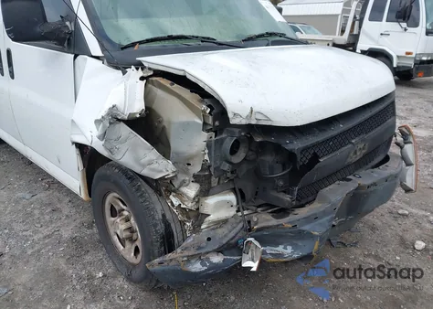 2008 Chevrolet Express Work Van z USA, uszkodzony, nr VIN 1GCFG15X281226726